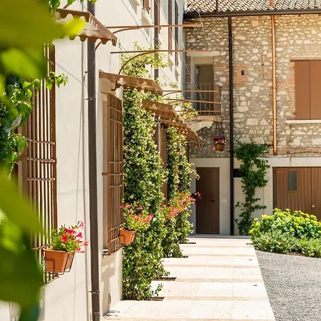 Palazzo Trevignane La Saletta * San Felice del Benaco